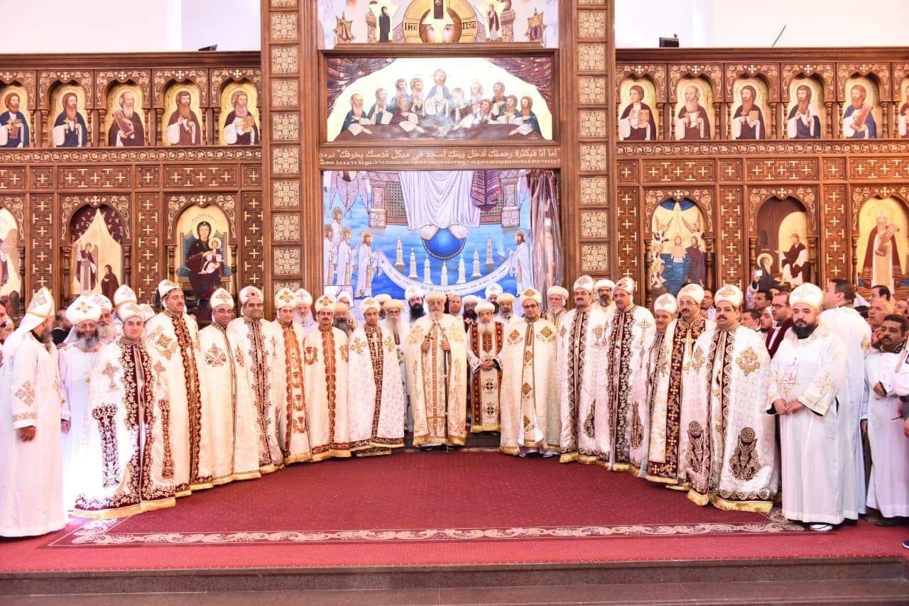 البابا تواضروس يسيم ١٣ كاهن جديد للقاهرة ونيوچيرسي واليونان