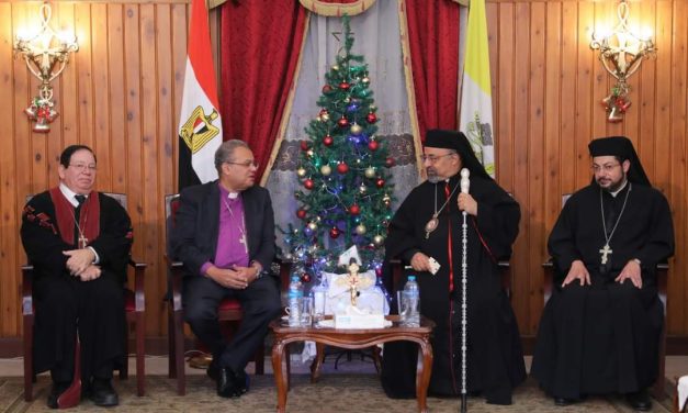 رئيس الطائفة الإنجيلية يهنئ بطريرك الأقباط الكاثوليك بعيد الميلاد المجيد: رسالة الميلاد فرح ومحبة وسلام للعالم