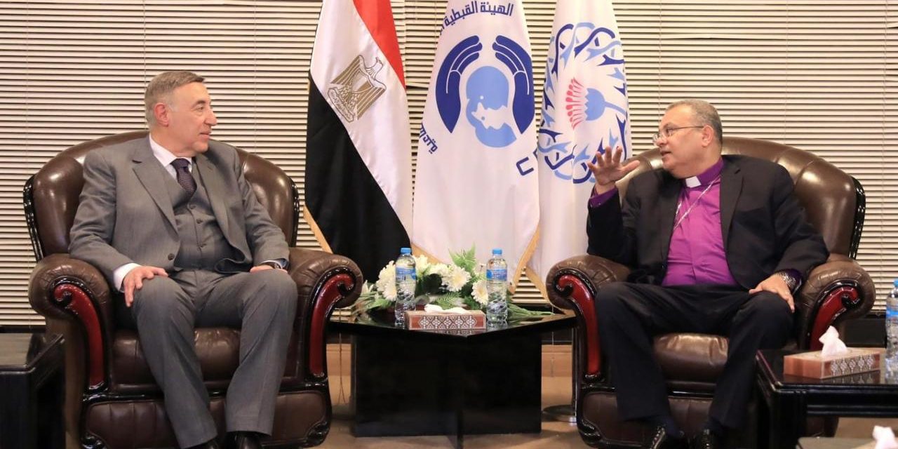 الدكتور القس أندريه زكي يستقبل رئيس المحكمة الدستورية للتهنئة بعيد الميلاد المجيد