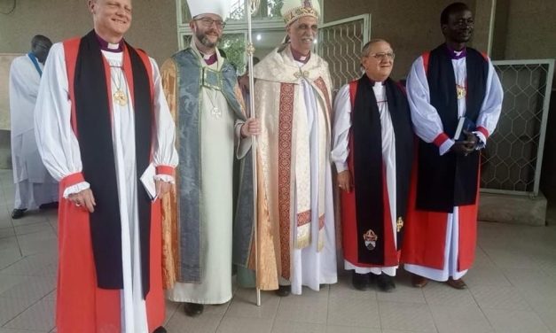 الكنيسة الأسقفية تحتفل بتنصيب أسقفاً جديداً.