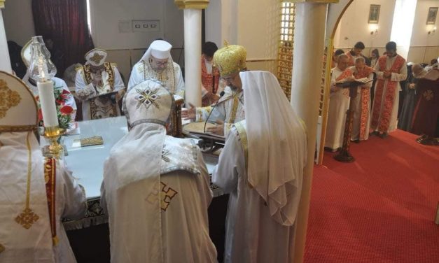 بطريرك الأقباط الكاثوليك يترأس القداس الإلهي بكاتدرائية قلب يسوع بالقوصية