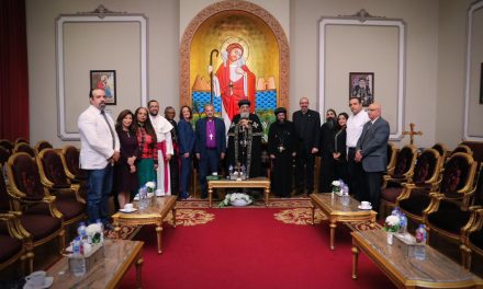 رئيس الطائفة الإنجيلية ووفد من مجلس كنائس جنوب إفريقيا وممثلي الكنائس الأمريكية يلتقون قداسة البابا تواضروس الثاني