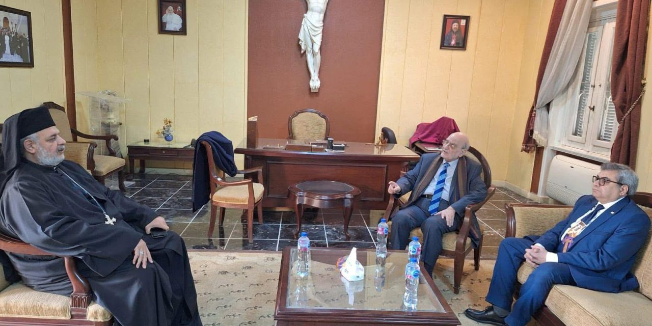 الأمين العام لمجلس كنائس الشرق الأوسط يزور إكليريكية الأقباط الكاثوليك ويلتقي الأب تادرس يعقوب ملطي في نهاية زيارته للإسكندرية