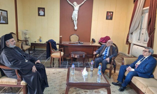الأمين العام لمجلس كنائس الشرق الأوسط يزور إكليريكية الأقباط الكاثوليك ويلتقي الأب تادرس يعقوب ملطي في نهاية زيارته للإسكندرية