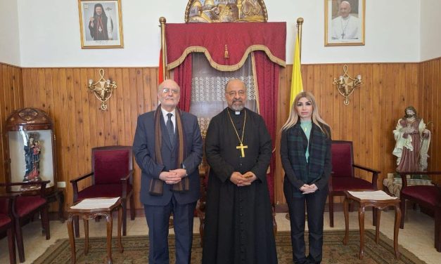 غبطة البطريرك الأنبا إبراهيم إسحق يستقبل الأمين العام لمجلس كنائس الشرق الأوسط البروفسور ميشال عبس ومناقشات حول الدور المسيحي والتحديات الإنسانية بالمنطقة